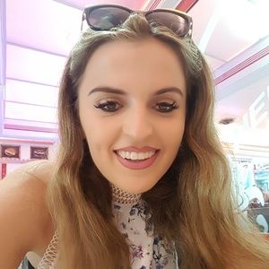 Meet your Posher, Xhovana